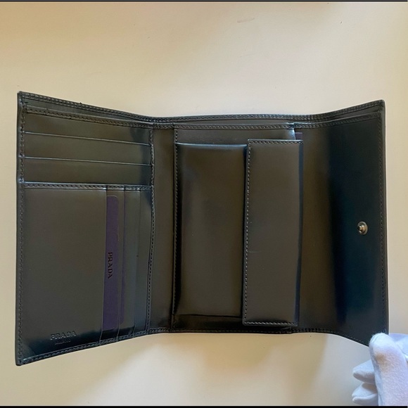 Prada Wallet - Picture 8 of 13